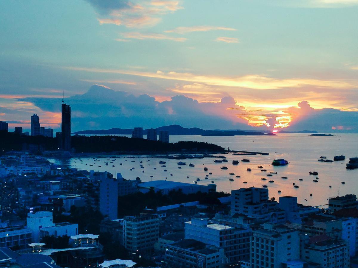 The Base Pattaya 芭提雅基地公寓 Exterior foto